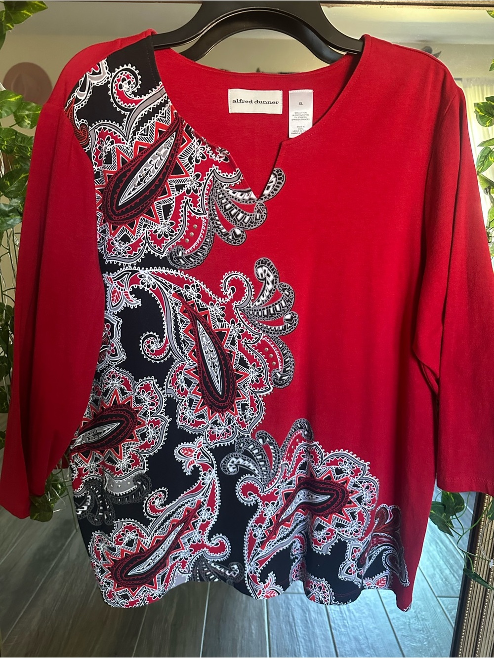 Alfred Dunner Red V-Notch Tunic with Black & White Paisley Panel